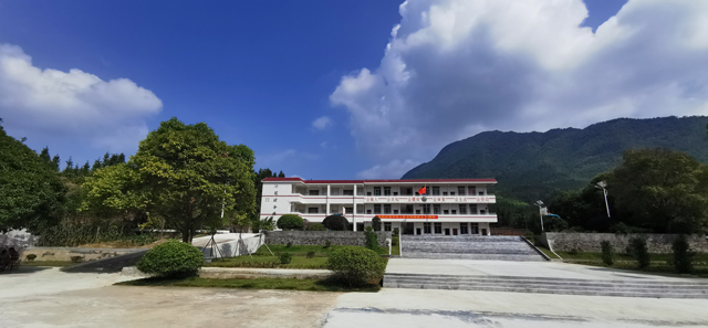 烟竹小学校园环境.jpg